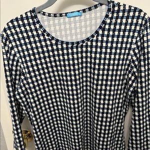 Nice casual top size L! Brand name: McLauglin